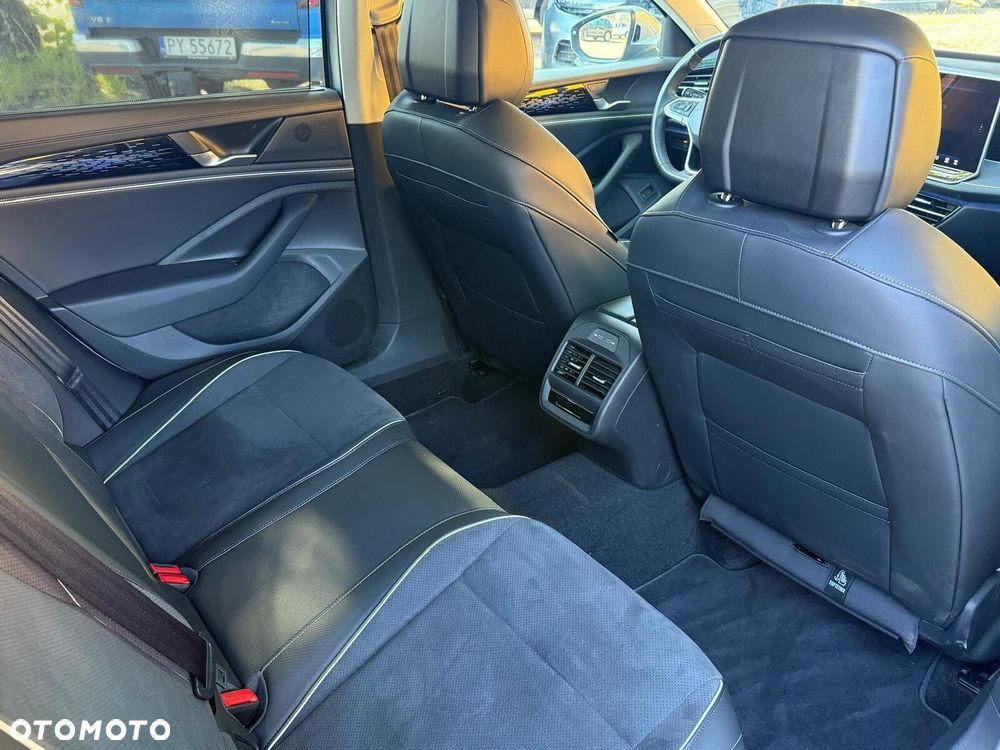 Volkswagen Passat - 13