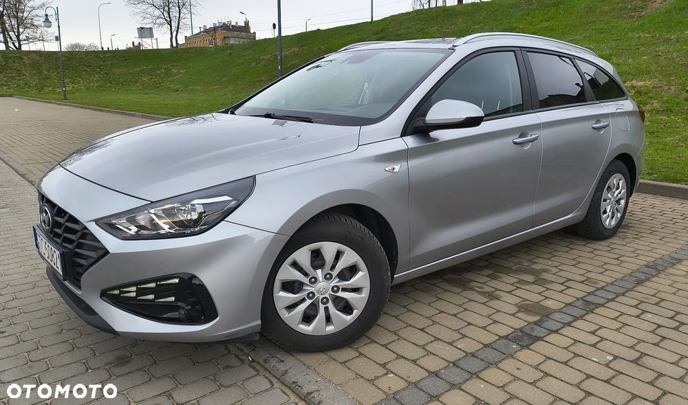 Hyundai i30 1.6 D Classic + - 13