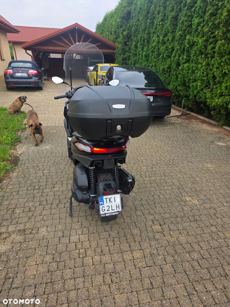 Piaggio MP-3 - 4