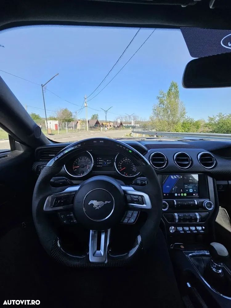 Ford Mustang - 6