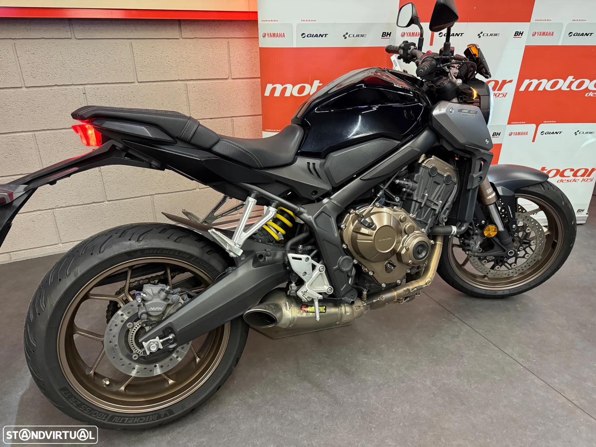 Honda CB 650R AKRAPOVIC - 15