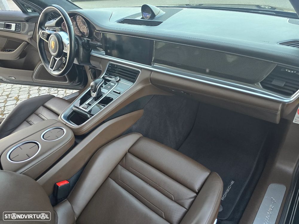 Porsche Panamera 4 E-Hybrid - 8