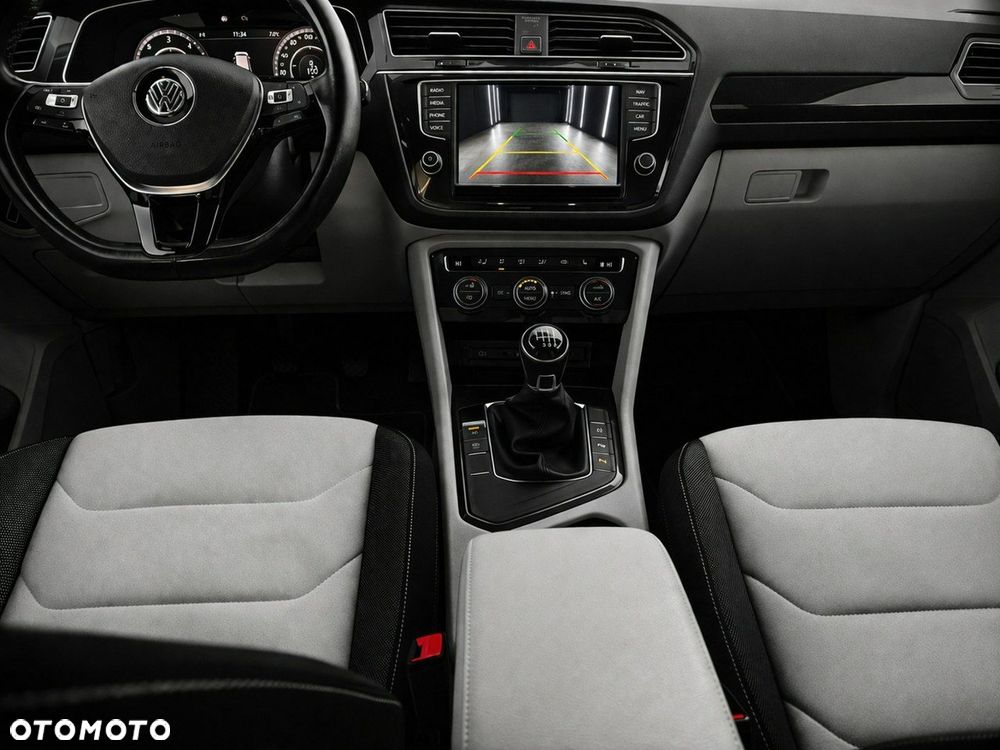 Volkswagen Tiguan - 13