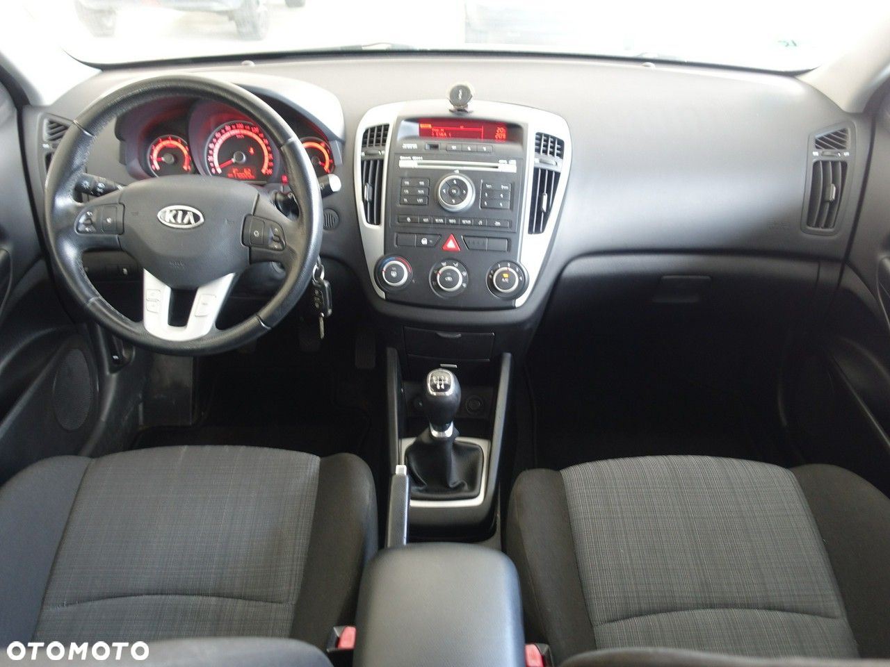 Kia Ceed 1.6 CVVT ISG Spirit - 19