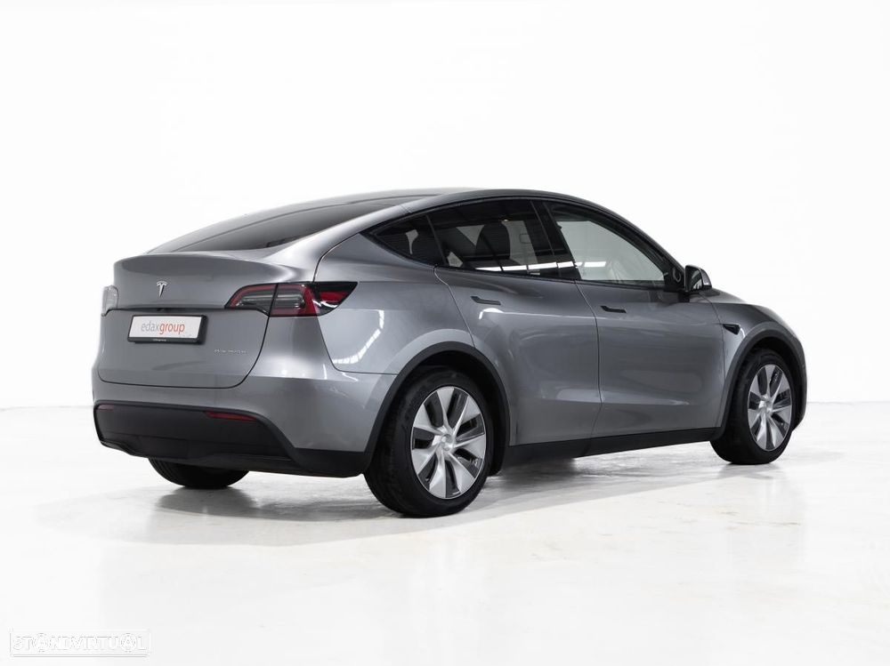 Tesla Model Y Long Range Dual Motor AWD - 3