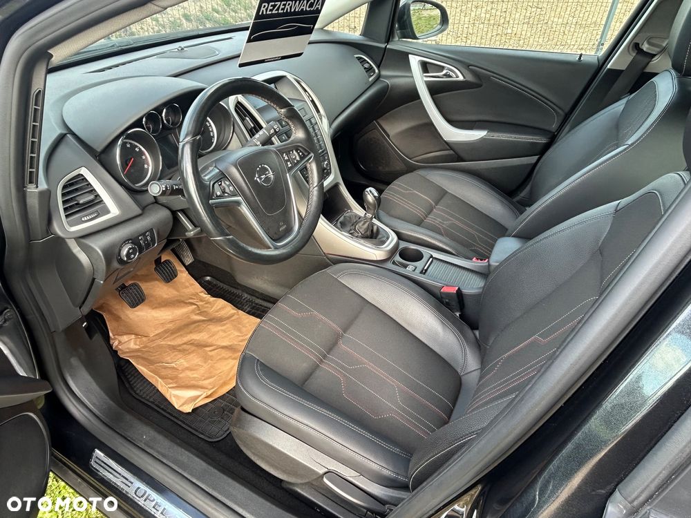 Opel Astra 1.4 Turbo 150 Jahre - 38