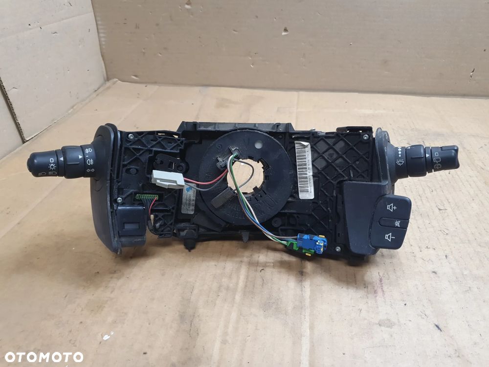 } PRZEŁĄCZNIK ZESPOLONY PAJĄK RENAULT SCENIC II nr 8200127727 - 1