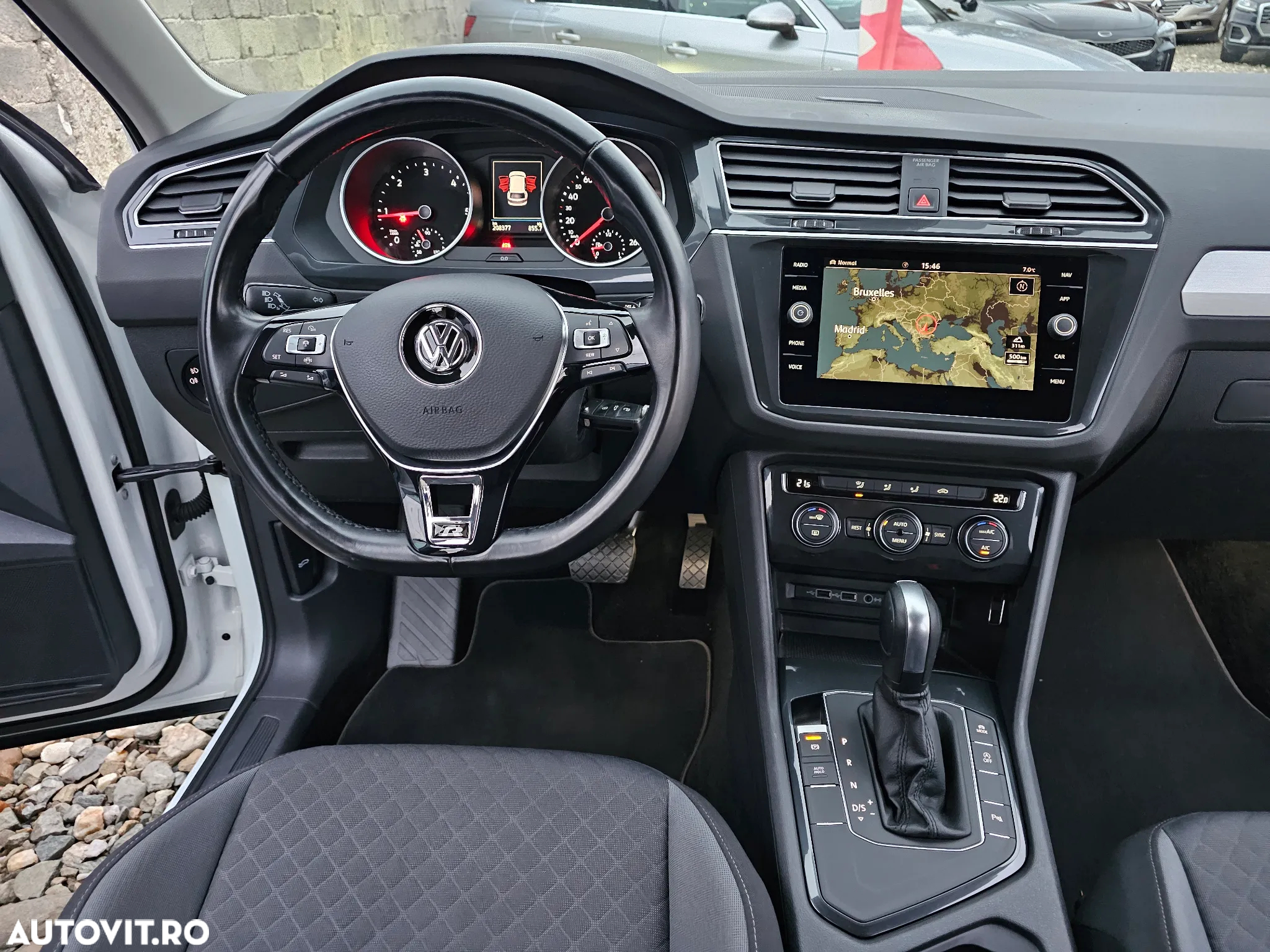 Volkswagen Tiguan 2.0 TDI SCR DSG R-Line - 34