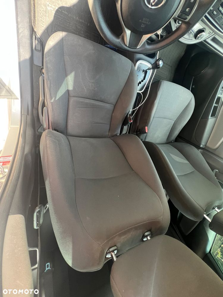 Toyota Yaris Hybrid 100 Premium - 4