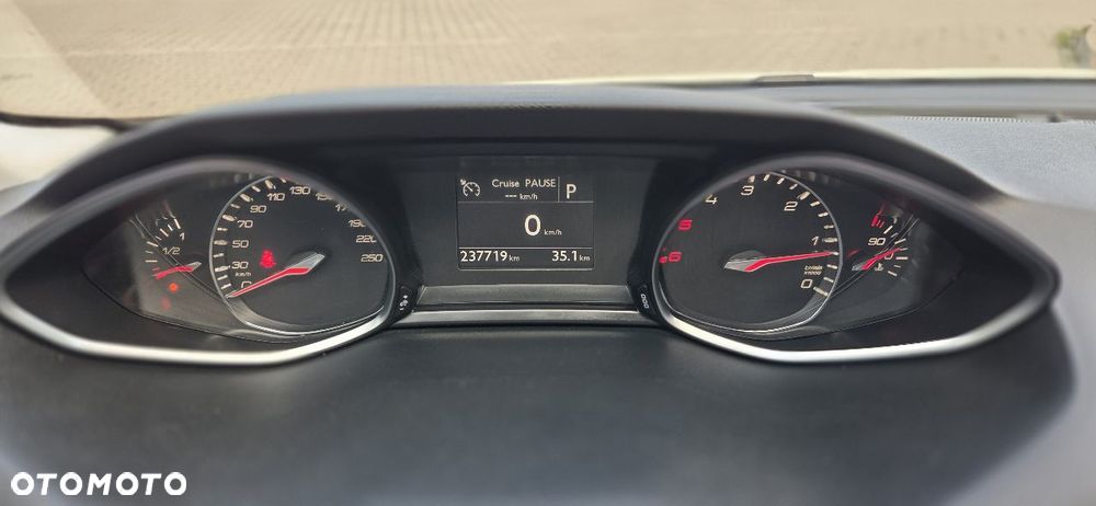 Peugeot 308 BlueHDi 150 EAT6 Stop & Start GT-Line Edition - 29