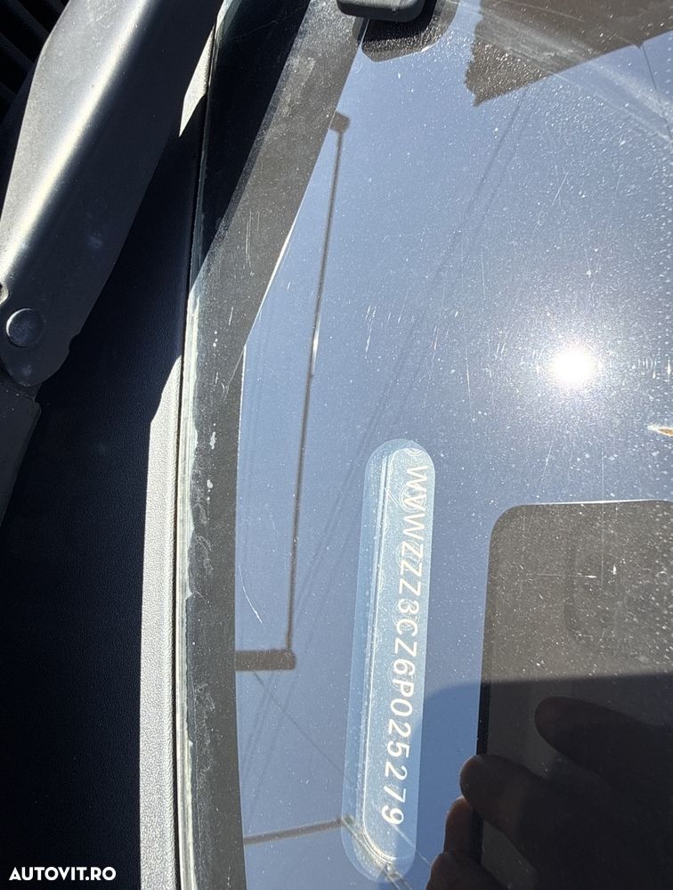 Volkswagen Passat 1.6 FSI Comfortline - 11