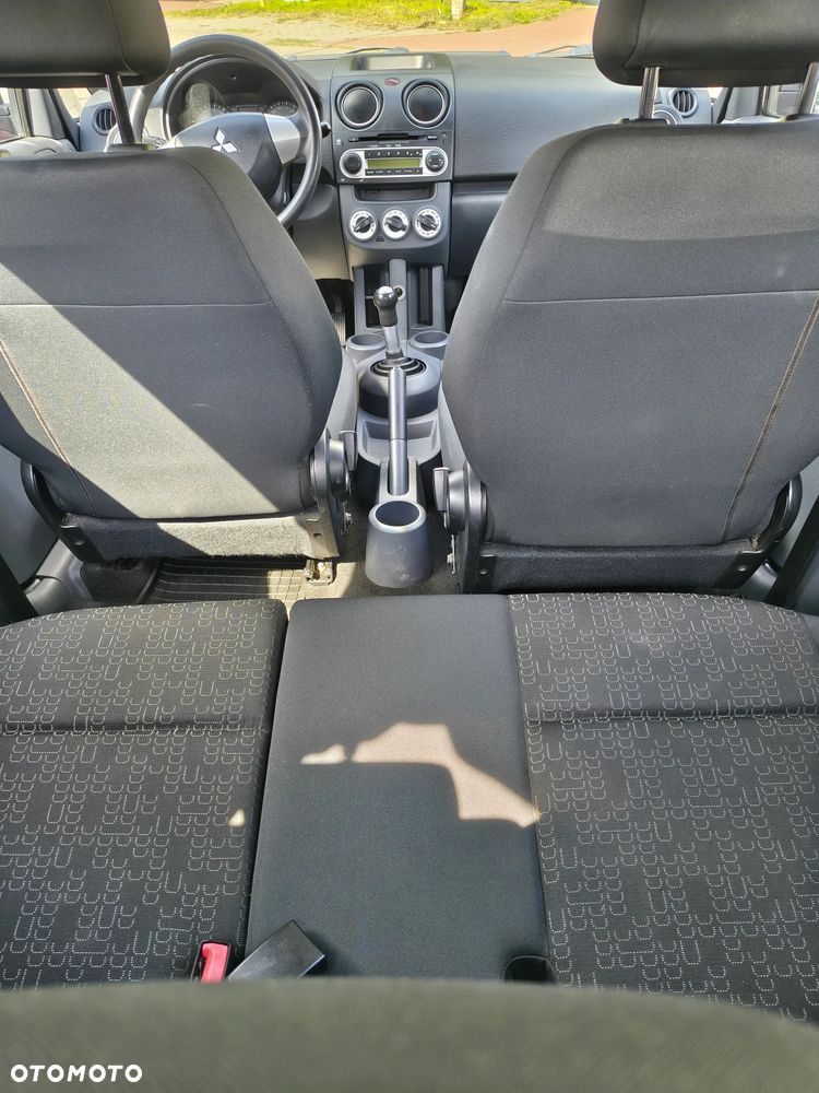 Mitsubishi Colt - 11