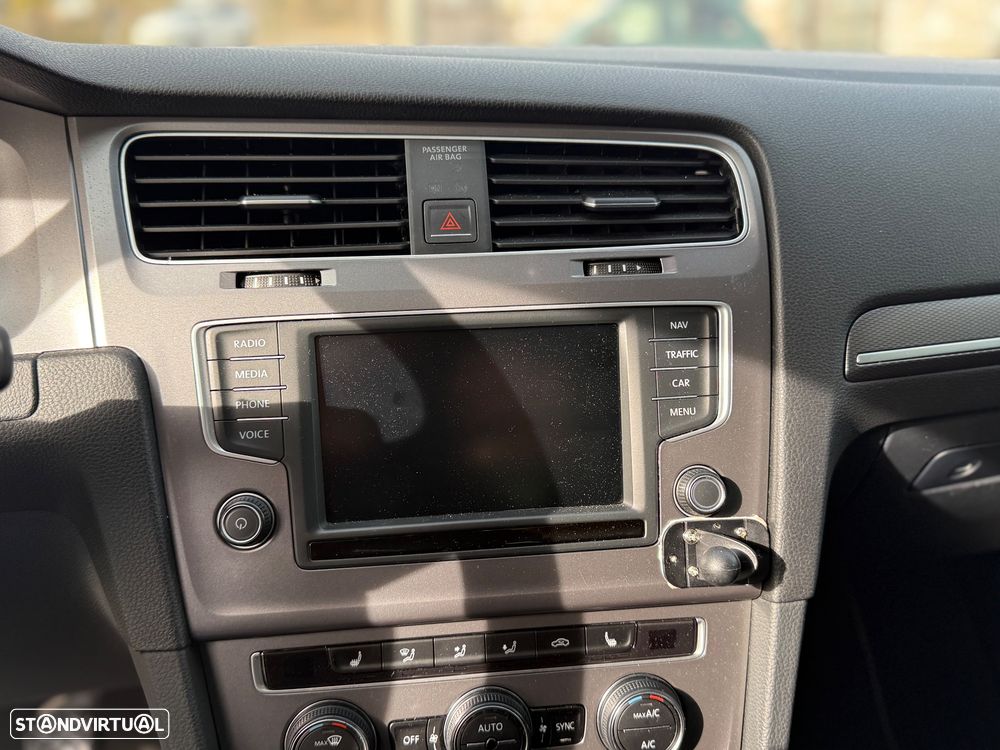 VW Golf 1.6 TDi R-Line - 9