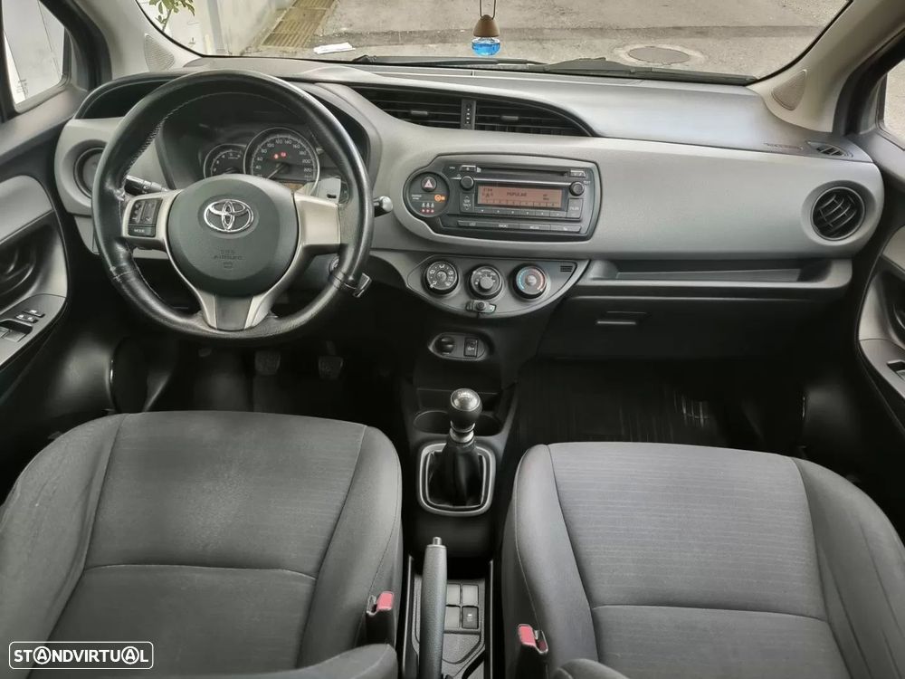 Toyota Yaris 1.4 D-4D ACtive+AC — fotografia 6