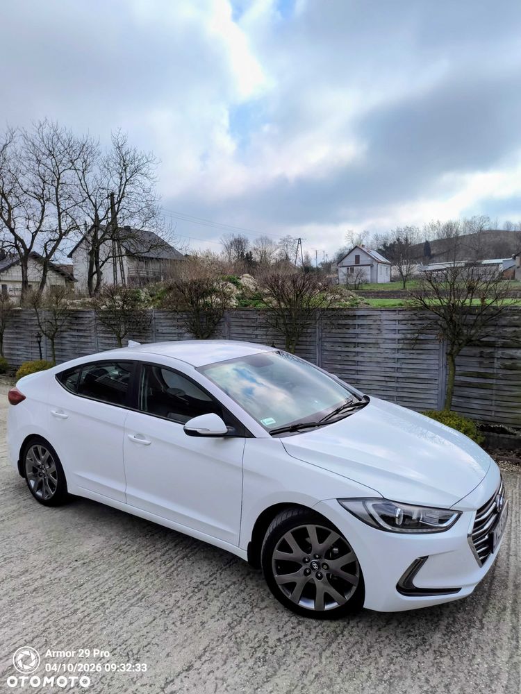 Hyundai Elantra - 3