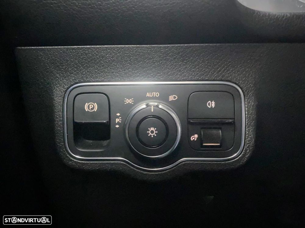 Mercedes-Benz GLB 180 d Progressive - 19