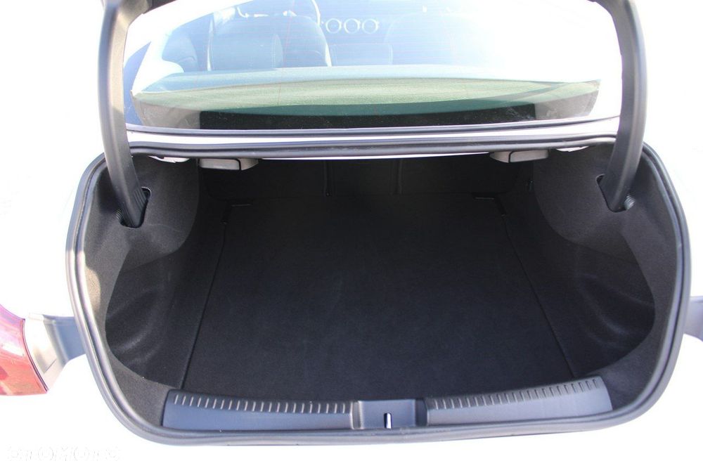 Mercedes-Benz CLA - 11