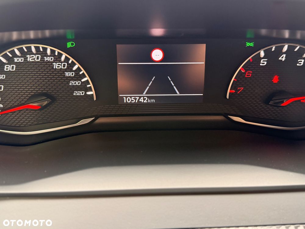 Peugeot 2008 PureTech 130 Allure - 19