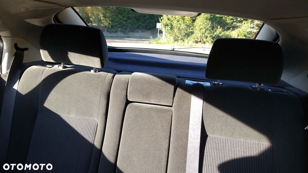 Ford Mondeo 1.8 Ghia - 11