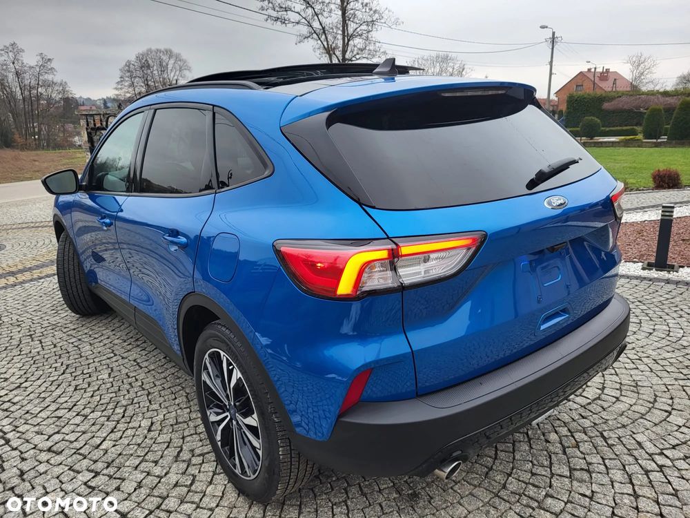 Ford Kuga - 10