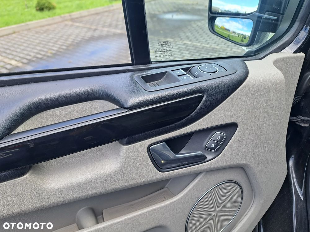 Ford Tourneo Custom 2.0 EcoBlue L2 Titanium SelectShift - 27