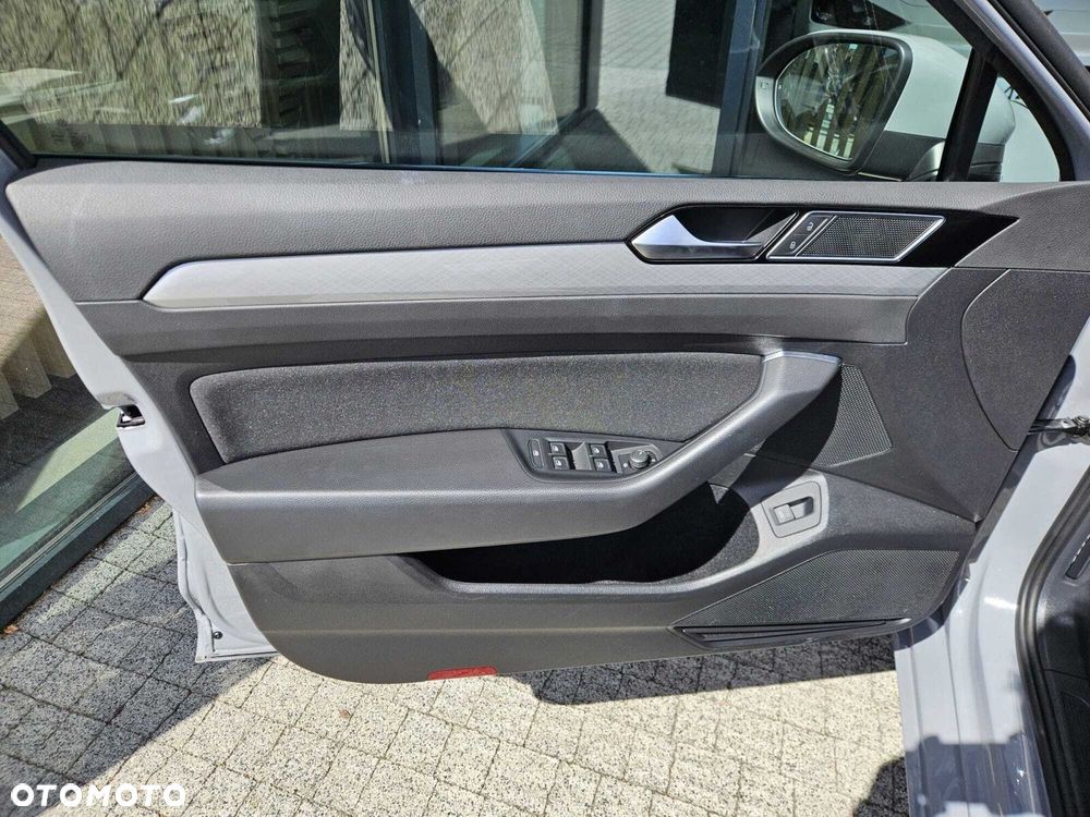 Volkswagen Passat 2.0 TDI EVO Business DSG - 12