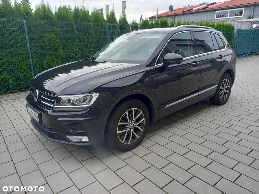 Volkswagen Tiguan - 1