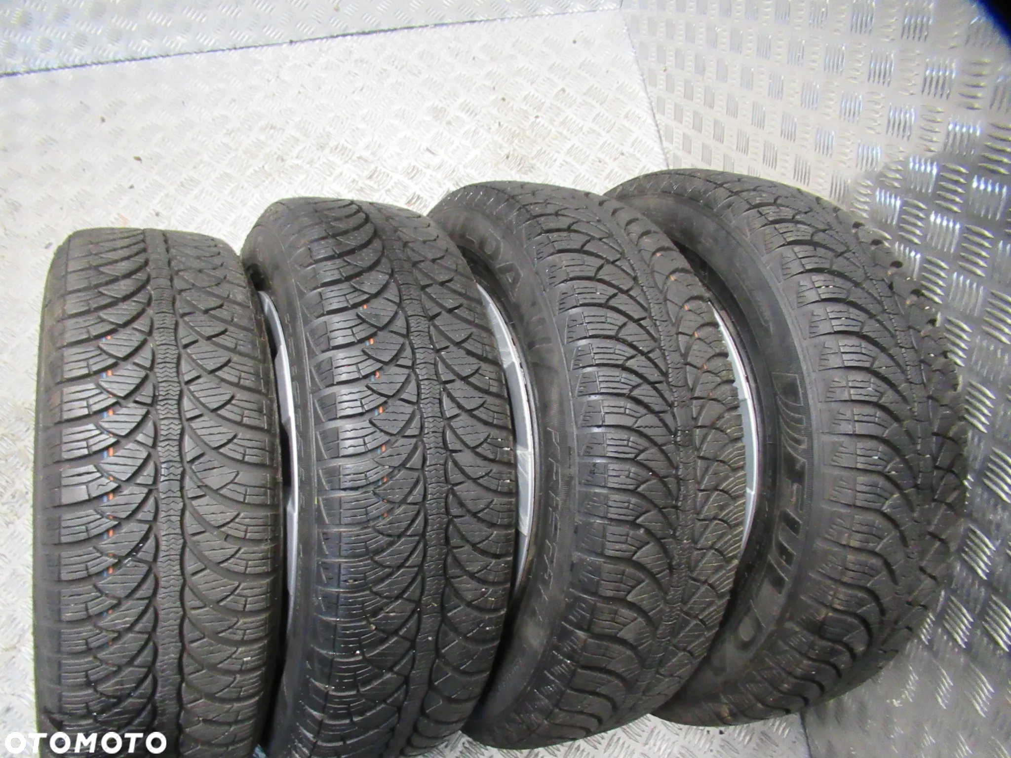 Koła Toyota Yaris IV 5,5Jx15 et45 5x100 zima 7mm - 11