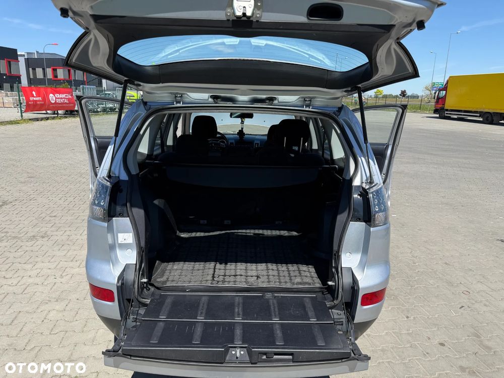 Mitsubishi Outlander 2.0 DID Intense - 17