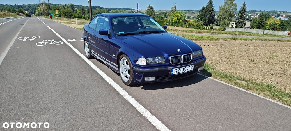 BMW Seria 3 323i - 39