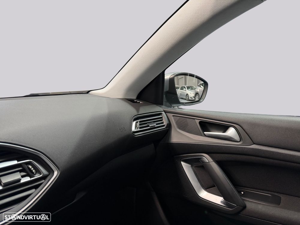 Peugeot 308 SW 1.2 PureTech Style - 21