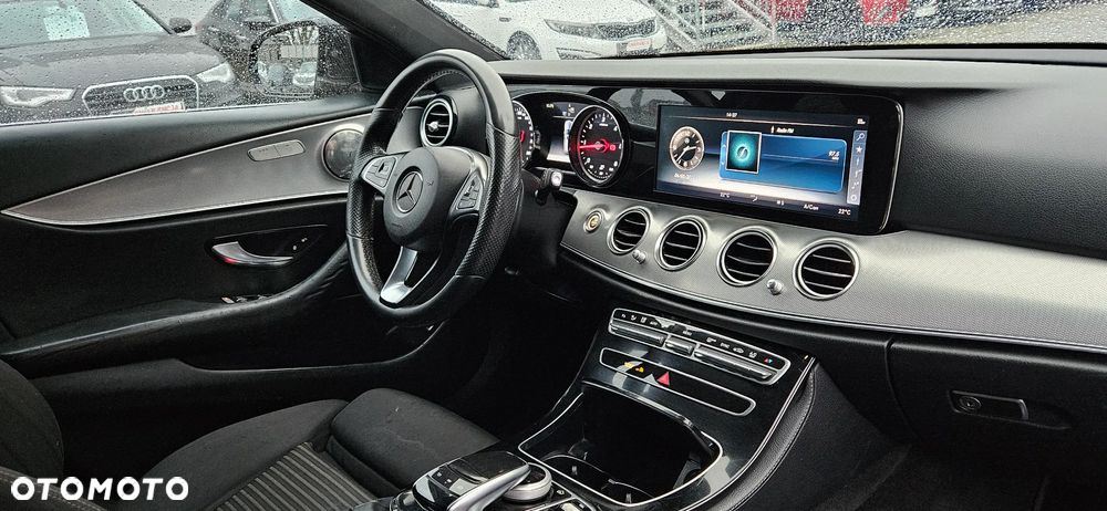 Mercedes-Benz Klasa E 200 d T 9G-TRONIC - 15