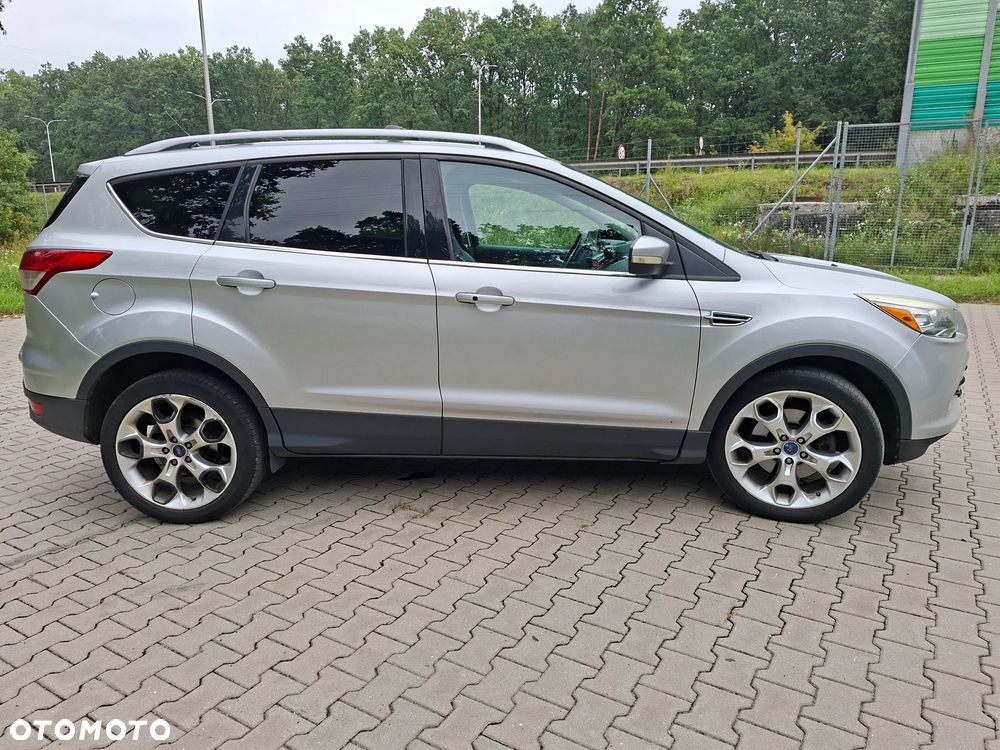 Ford Escape 2.0 EcoBoost AWD Titanium - 4