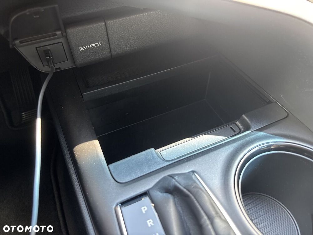 Toyota Camry 2.5 Hybrid Comfort CVT - 36