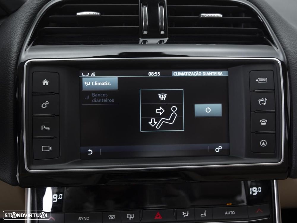 Jaguar XE - 25