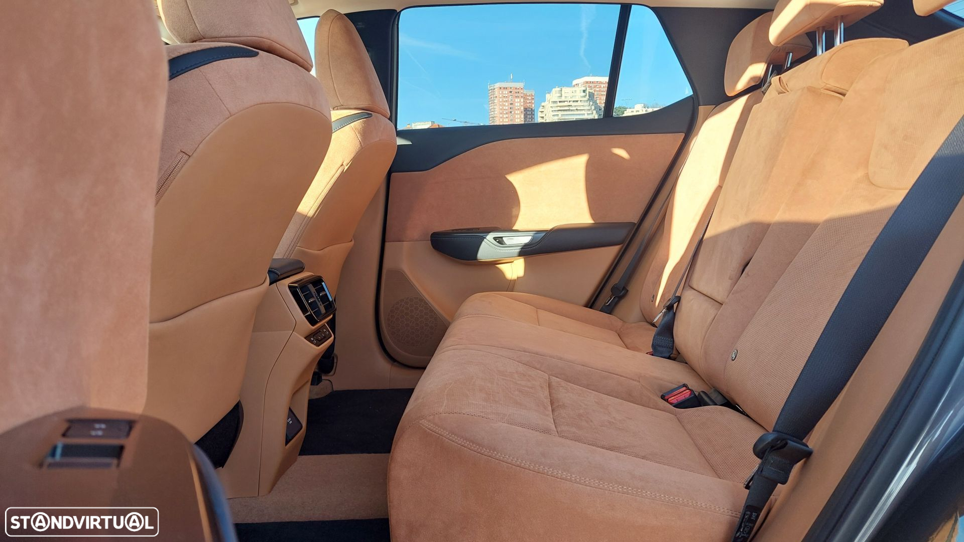 Lexus RZ 450e Luxury - 10