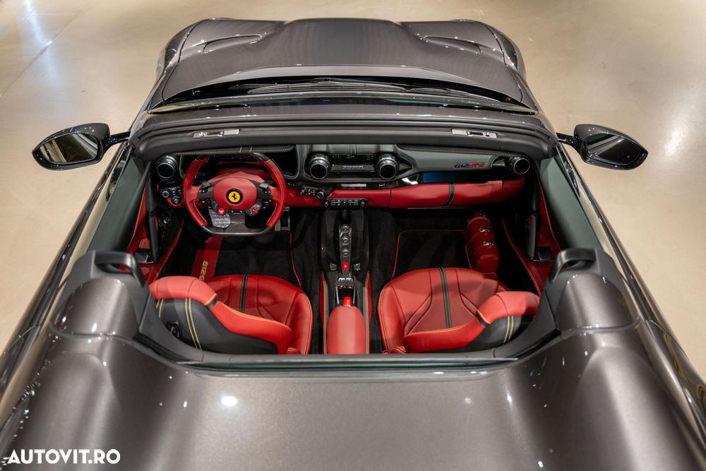 Ferrari 812 - 24