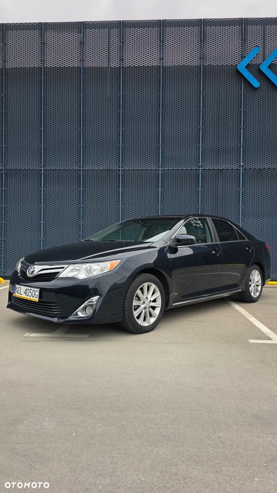 Toyota Camry - 1