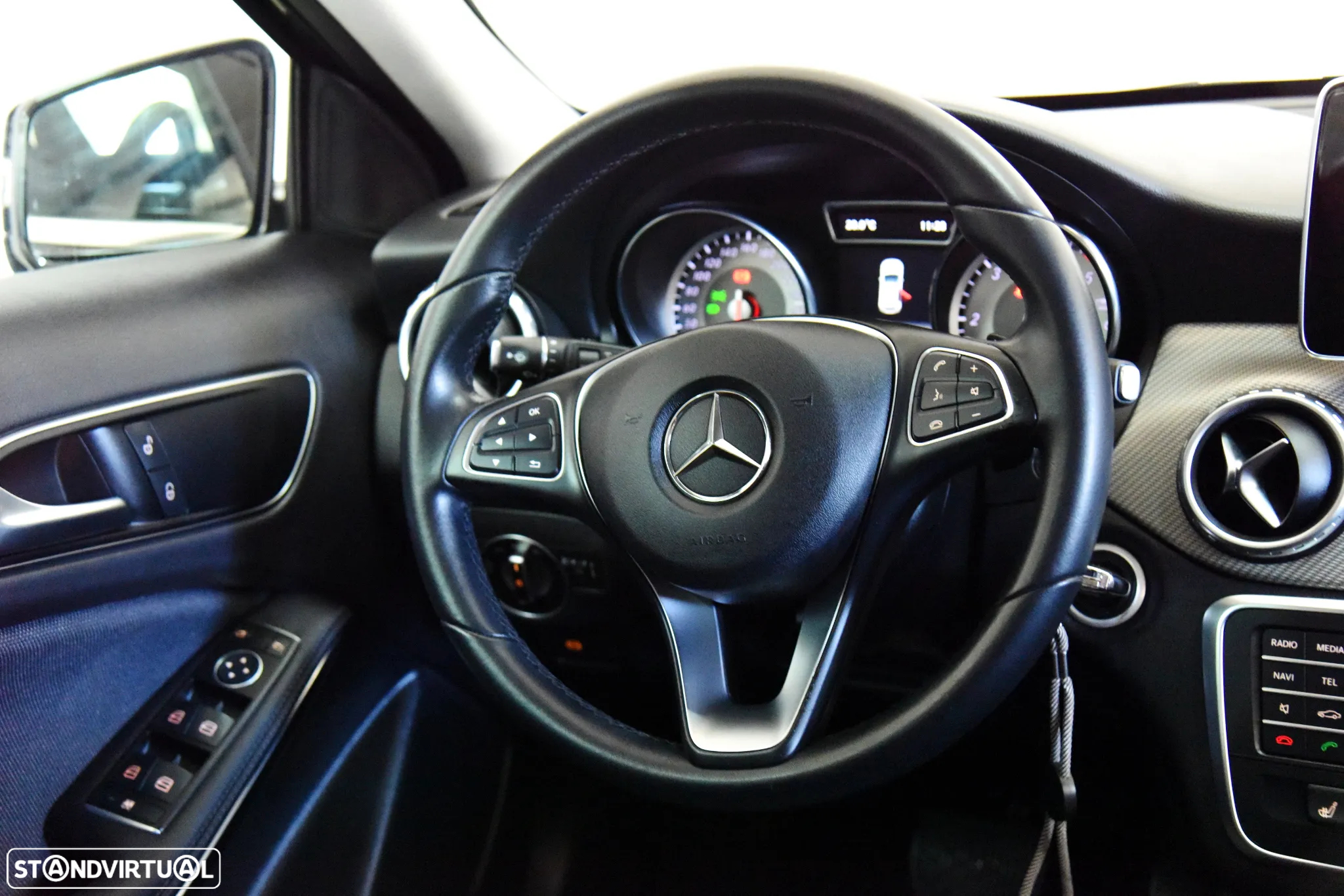 Mercedes-Benz GLA 180 (CDI) d 7G-DCT Urban - 21