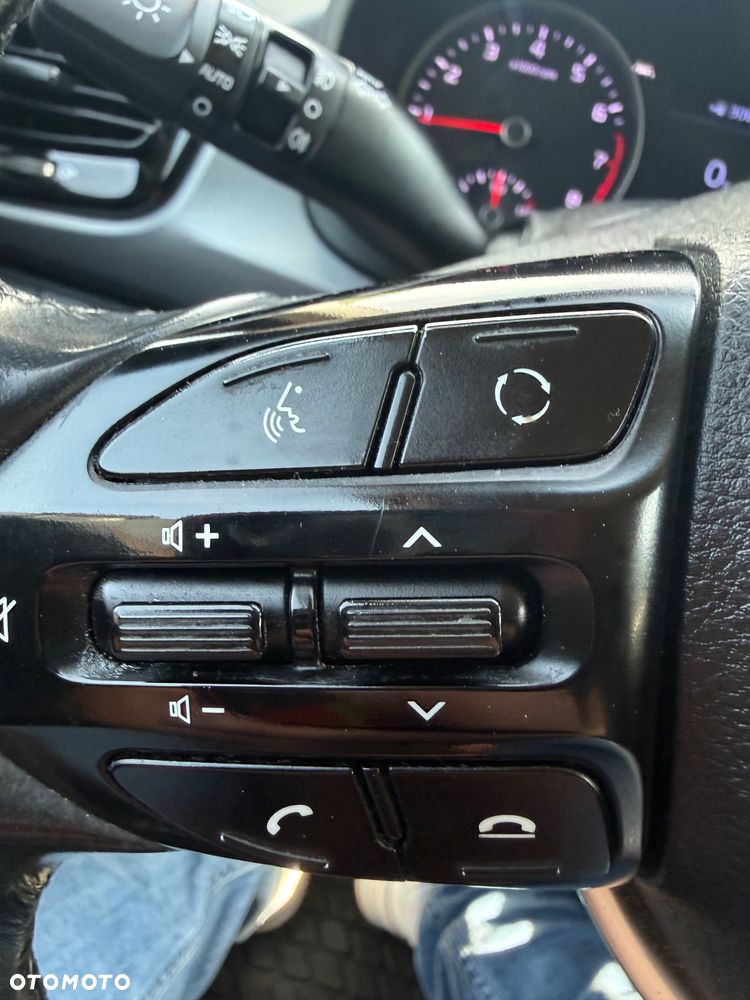 Kia Rio 1.0 T-GDI 120 Platinum Edition - 37