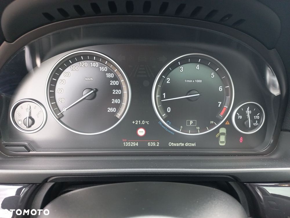 BMW Seria 5 550i - 20