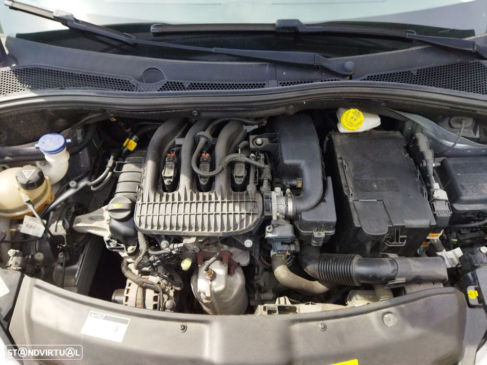 Peugeot 208 1.2 PureTech Signature - 6