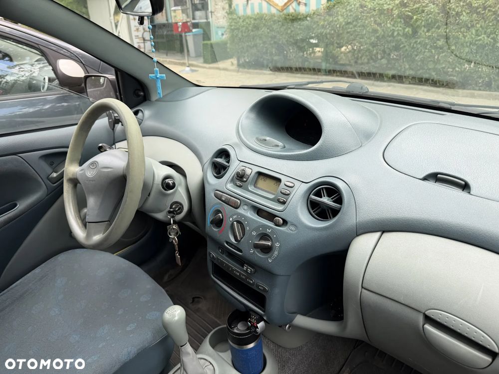 Toyota Yaris 1.0 Base - 5