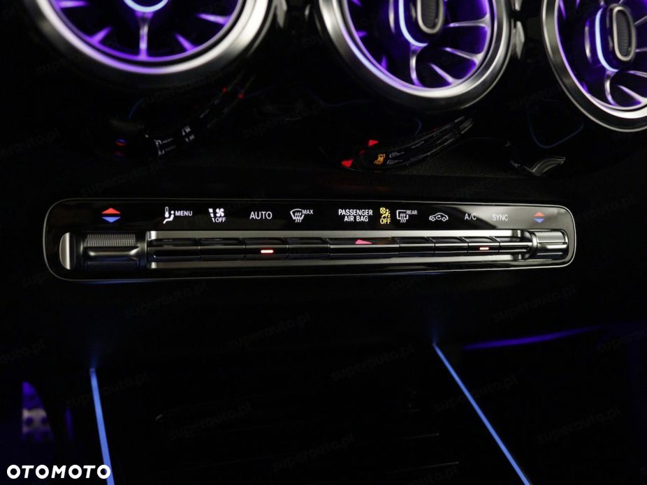 Mercedes-Benz GLB 200 AMG Line 7G-DCT - 12