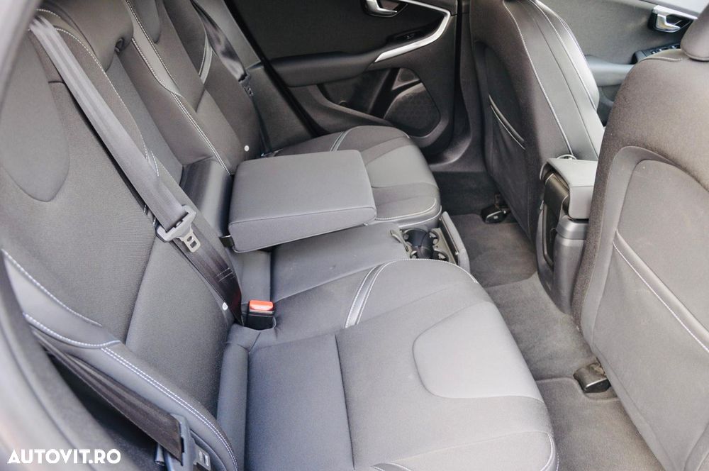 Volvo V40 D3 Geartronic You - 20