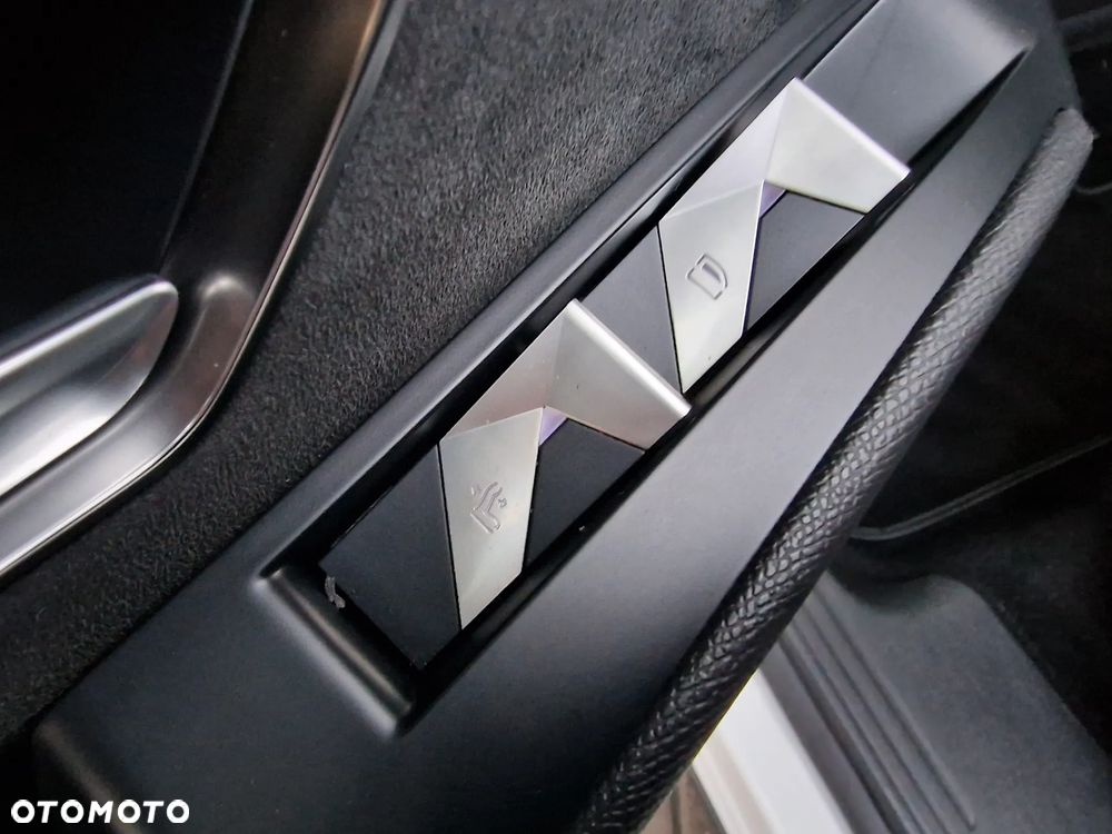 DS Automobiles DS 7 Crossback 1.6 PureTech Performance Line + - 40