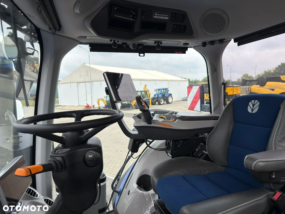 New Holland T8.435 - 8