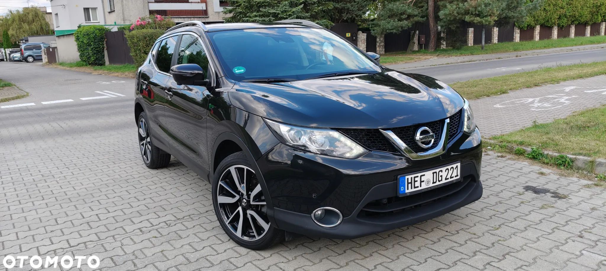 Nissan Qashqai 1.6 DIG-T TEKNA+ - 1