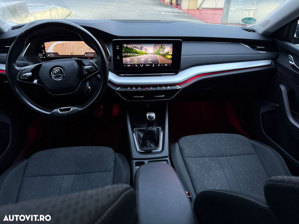 Skoda Octavia 2.0 TDI Premium Edition - 11