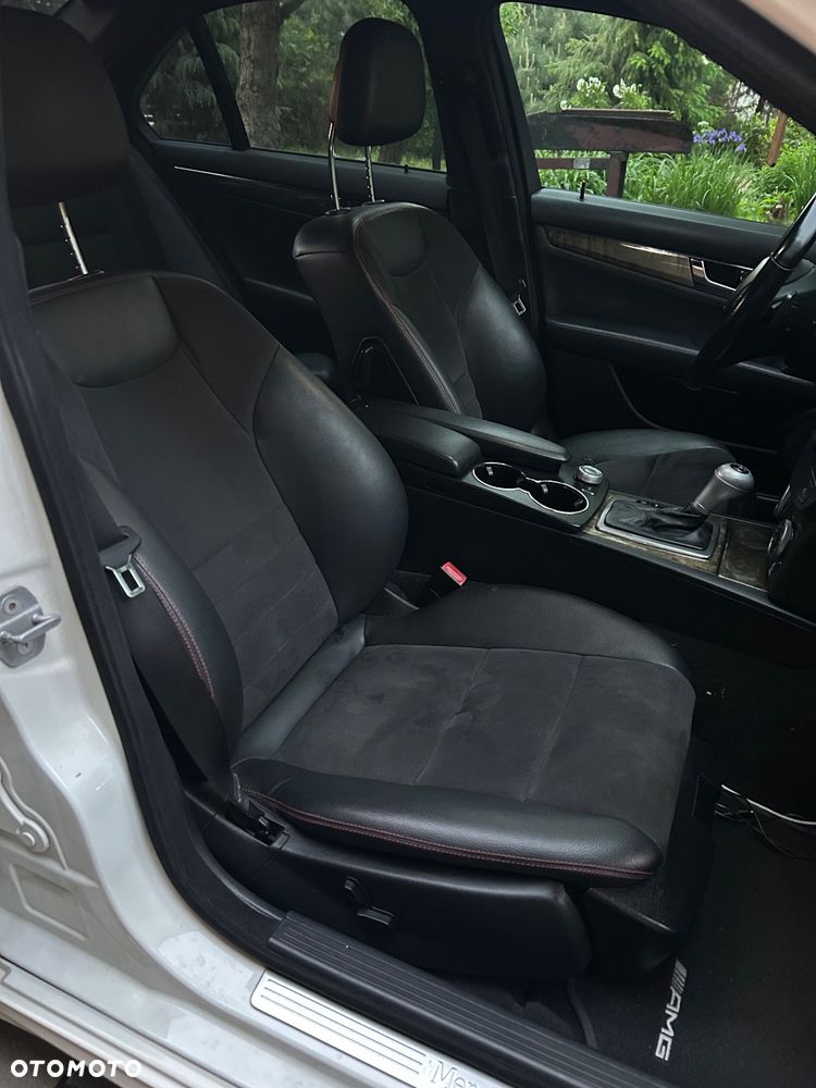 Mercedes-Benz Klasa C 350 CGI BlueEff Elegance - 16
